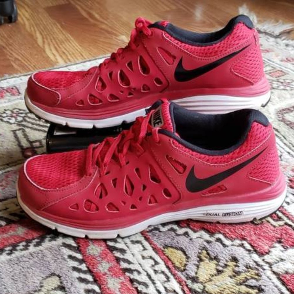 Nike Dual Fusion run 2 very clean. size 6 Men